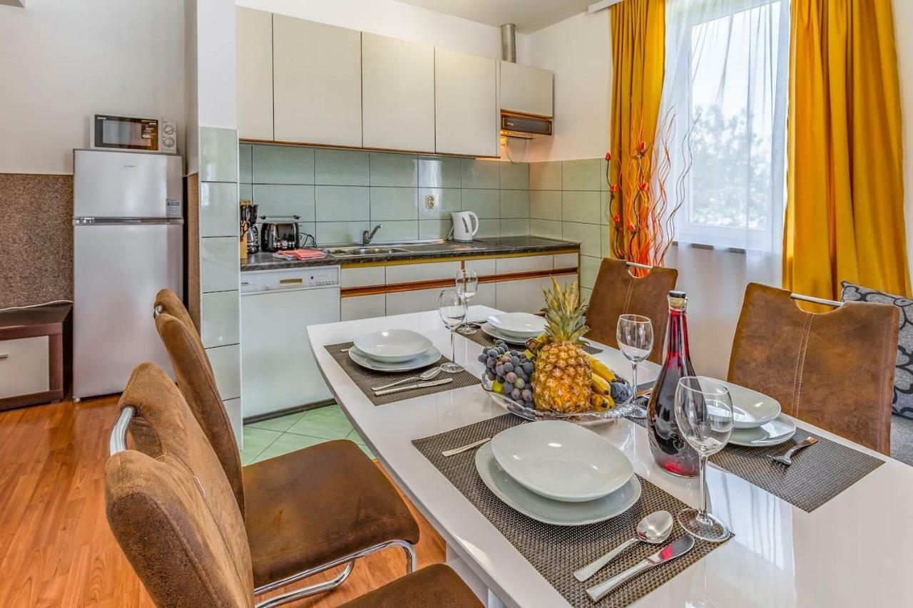 All Seasons Apartment Pula Exterior foto